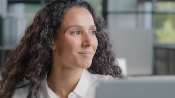 Close Relaxed Satisfied Hispanic Woman Sitting Office Enjoying Pleasant Music — Stockvideo