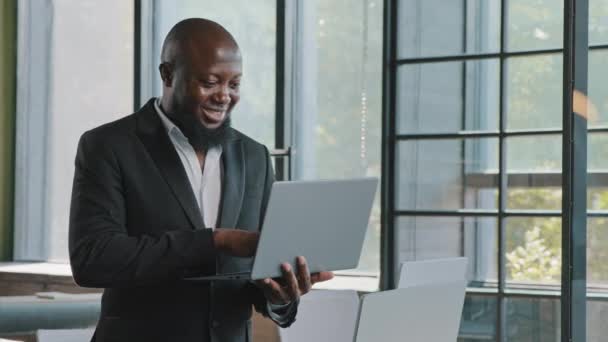 African American Man Developer Boss 30S Senior Businessman Investor Stand — стоковое видео