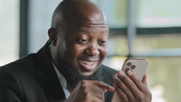 Happy Positive African American Senior Businessman Handsome Bearded Adult Man — Stok video