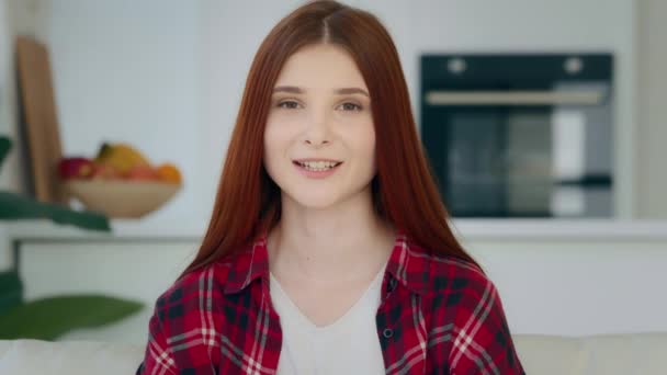 Young Pretty Redhead Blogger Caucasian Girl Influencer Student Teenager Broadcasting — Video Stock