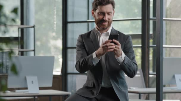 Adult Busy Bearded 40S Businessman Boss Leader Director Employee Entrepreneur — Stockvideo