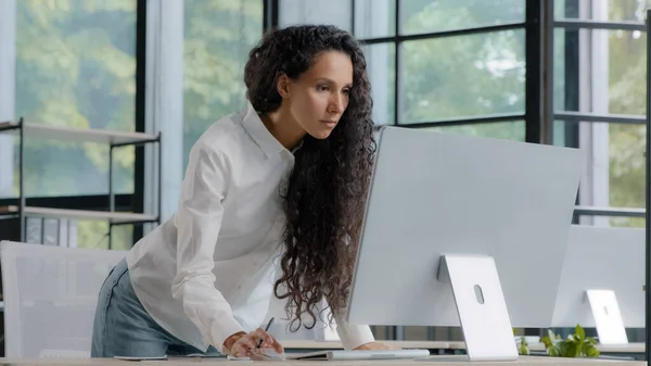 Busy Successful Businesswoman Working Office Writing Data Computer Beautiful Female — Stockfoto