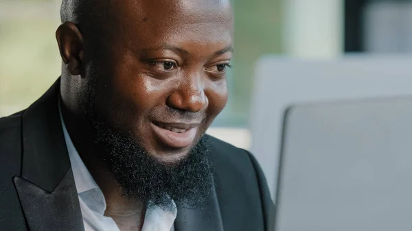 Close Male Worker African American Man Bearded Businessman Guy Employee — Stockfoto