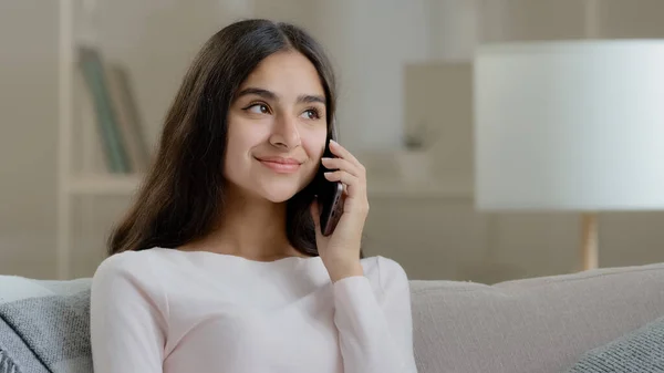 Arabian Girl Happy Client Talking Mobile Phone Home Friendly Chatting — Foto de Stock