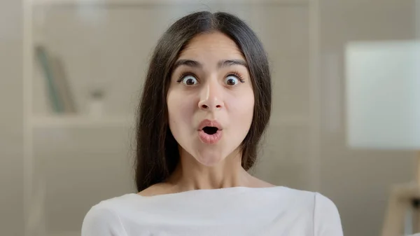 Emotional Surprised Female Face Arabic 20S Young Girlfriend Millennial Pretty — Stock Fotó