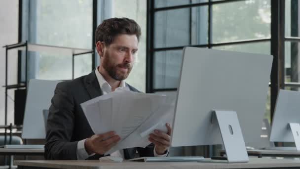 Cansado Cansado Agotado Agotamiento Adulto Trabajador Gerente Hombre Negocios Sentado — Vídeos de Stock