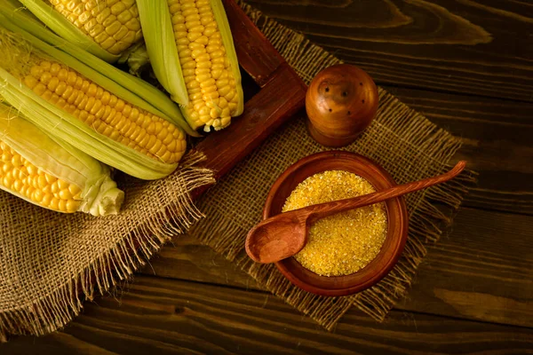 Corn Cobs Wooden Table Small Wooden Pot Corn Grits — Foto de Stock