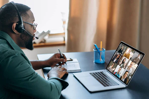 Video call konferencia online találkozó virtuális emberek üzleti — Stock Fotó