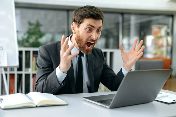 Irritated Shocked Caucasian Male Office Worker Product Manager Annoyed Yelling — Stock Photo, Image