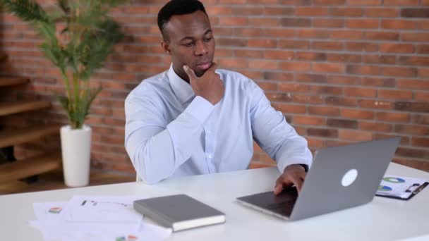 Tense Focused Young Adult African American Businessman Ceo Broker Sitting — Stock Video