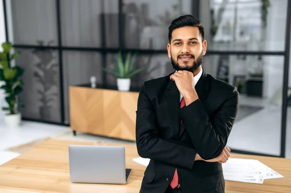 Successful Attractive Confident Businessman Indian Arabian Ethnicity Formal Suit Business — Foto de Stock