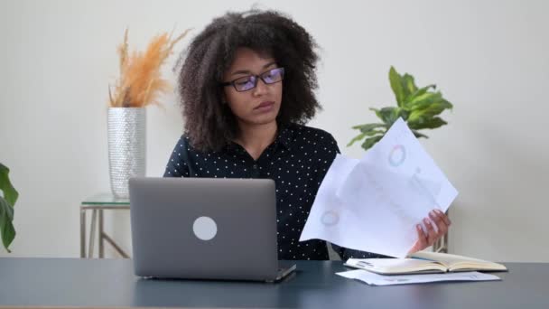 Tired Laptop Work Sad African American Young Woman Freelancer Sales — Stockvideo