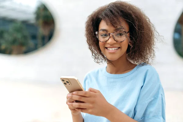 Close Positive Lovely African American Young Curly Haired Woman Glasses — Stockfoto