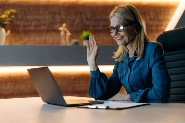 Deadline Concept Positive Mature Caucasian Business Lady Ceo Company Works — Stock Photo, Image