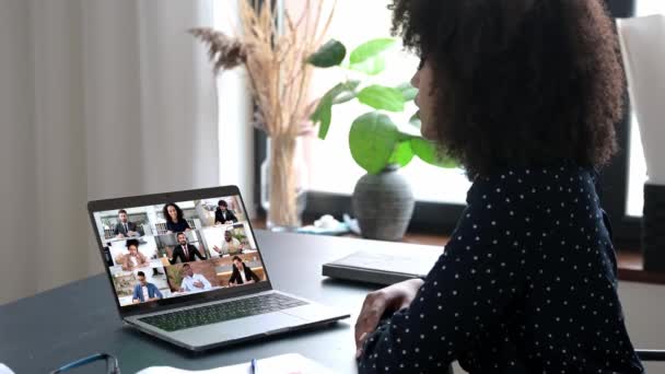 African American Woman Manager Talking Online Video Conference Brainstorming Colleagues — Vídeo de Stock