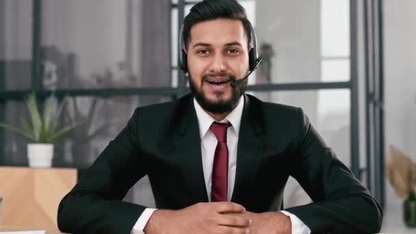 Friendly Elegant Indian Arabian Businessman Financial Advisor Sit Desk Modern — ストック動画