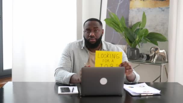 Sad Unhappy Unemployed African American Man Sit Desk Office Lost — Vídeo de Stock