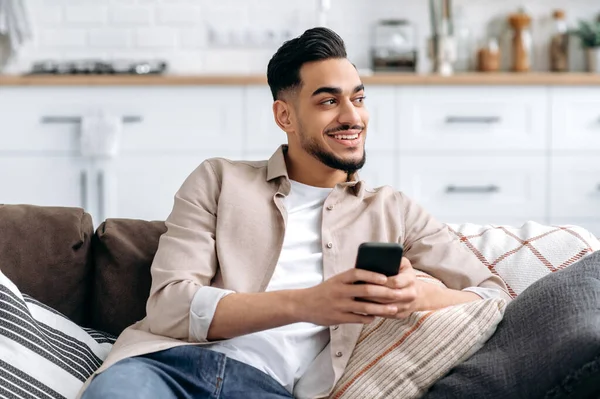 Online Messaging Positive Indian Arabian Guy Stylish Wear Sit Modern —  Fotos de Stock
