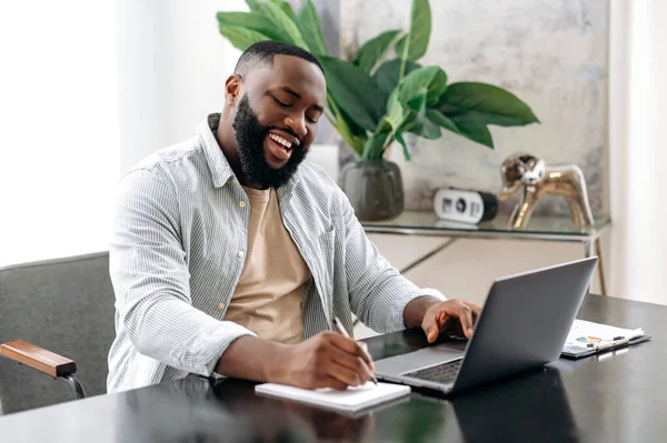 Happy Joyful Successful Clever African American Business Man Sales Manager — Fotografia de Stock