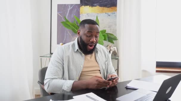 Excited Successful Positive African American Business Man Sitting Modern Office — 비디오