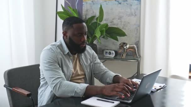 Attractive Positive African American Stylish Man Entrepreneur Freelancer Specialist Working — Stok video