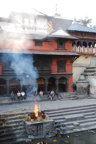 在尼泊尔火葬 — 图库照片