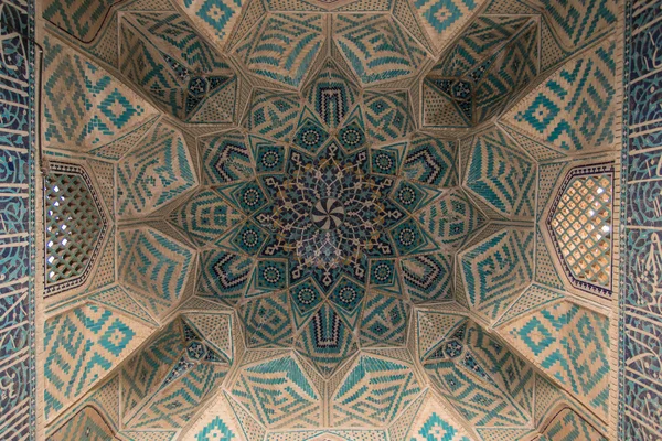 Потолок мечети — стоковое фото
