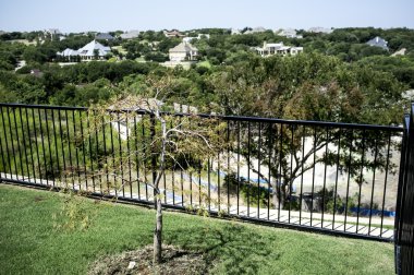 arka bahçesinde görünümünden niborhood