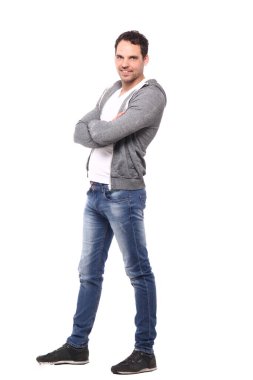 Beyaz arka planda duran bir adam