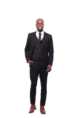 Güzel tüm vücut mutlu siyah moda adamı 