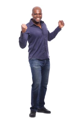 Güzel tüm vücut mutlu siyah moda adamı 