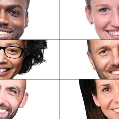 Güzel, mutlu bir grup insan beyaz bir arkaplan önünde kolaj yapıyor.