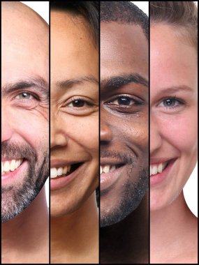 Güzel, mutlu bir grup insan beyaz bir arkaplan önünde kolaj yapıyor.