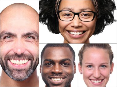 Güzel, mutlu bir grup insan beyaz bir arkaplan önünde kolaj yapıyor.