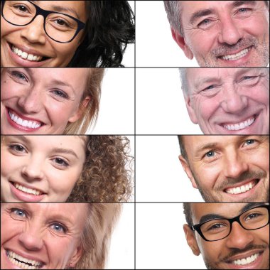 Güzel, mutlu bir grup insan beyaz bir arkaplan önünde kolaj yapıyor.