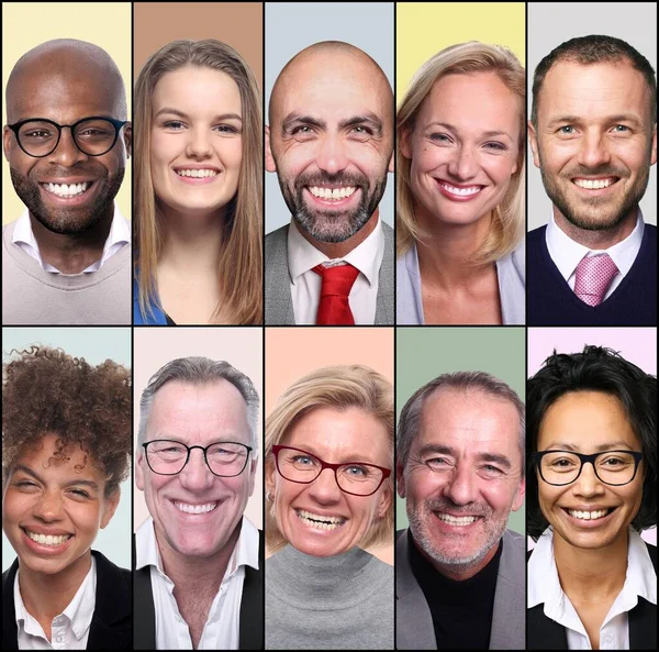 Grupo de personas hermosas frente a un fondo —  Fotos de Stock