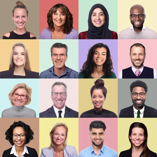 Grupo de personas hermosas frente a un fondo — Foto de Stock