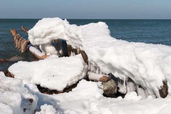 Spiaggia invernale del Mar Baltico — Foto Stock