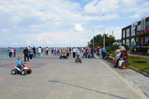 Promenáda v zelenogradsk. Kaliningrad oblast — Stock fotografie