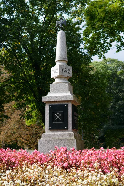 Monument voor de 750e verjaardag van kaliningrad — Stockfoto