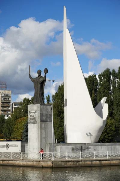 Statue of St. Nicholas and the memorial to fishermen. Kaliningrad — Stock Photo, Image