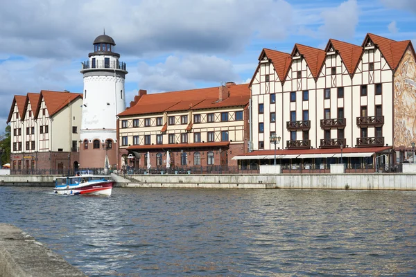 Centro etnografico e commerciale, argine del villaggio di pescatori di Kaliningrad, Russia — Foto Stock