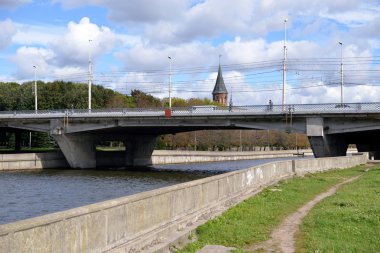 nehir pregel, yükseltilmiş köprü görünümünü çıkabilir. Kaliningrad