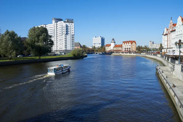 Ethnographic and trade center, embankment of the Fishing Village in Kaliningrad, Russia. — Stock Photo, Image