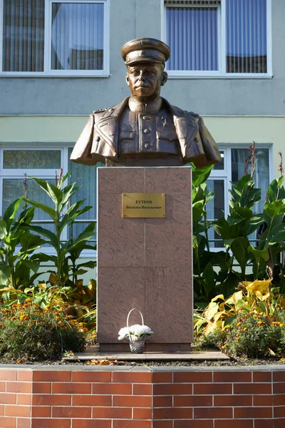 Monumento a Eroe dell'Unione Sovietica Vasily Vasilyevich Butkov. Kaliningrad — Foto Stock