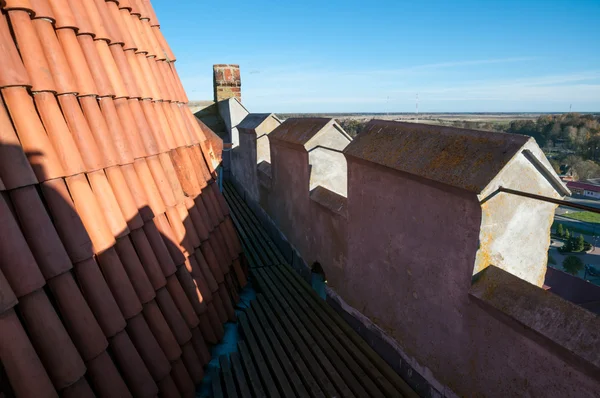 En la torre de la Iglesia de San Jorge en Pravdinsk (antes Friedland ). —  Fotos de Stock