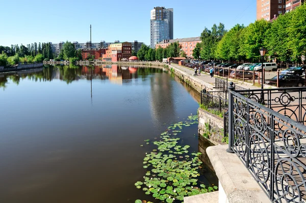 Kaliningrad. argine del fiume Pregel — Foto Stock