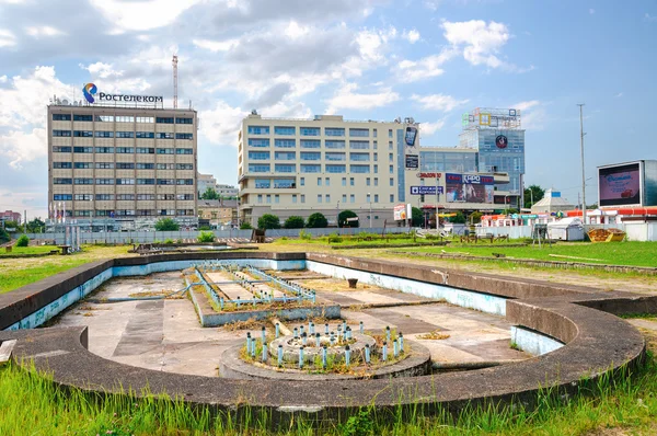 Verlaten fontein in het centrum van de stad. Kaliningrad — Stockfoto