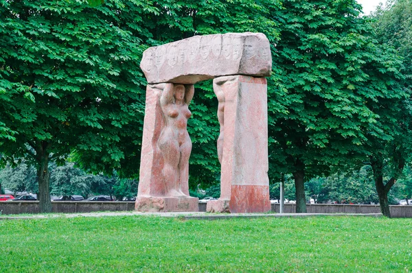 Sochařská kompozice na ostrov kant. Kaliningrad — Stockfoto