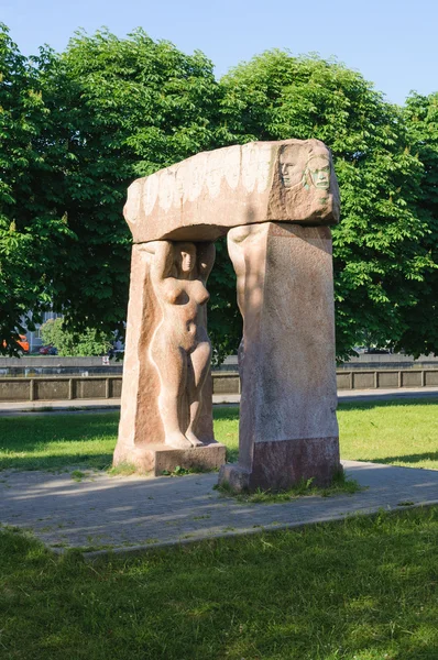 Rzeźbiarska kompozycja na wyspę kant. Kaliningrad — Zdjęcie stockowe